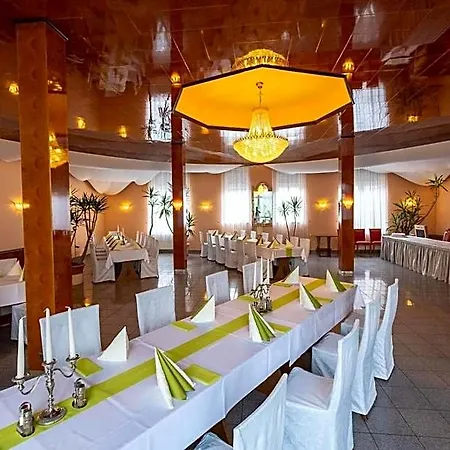 Hotel Kraichtaler Hof 2*